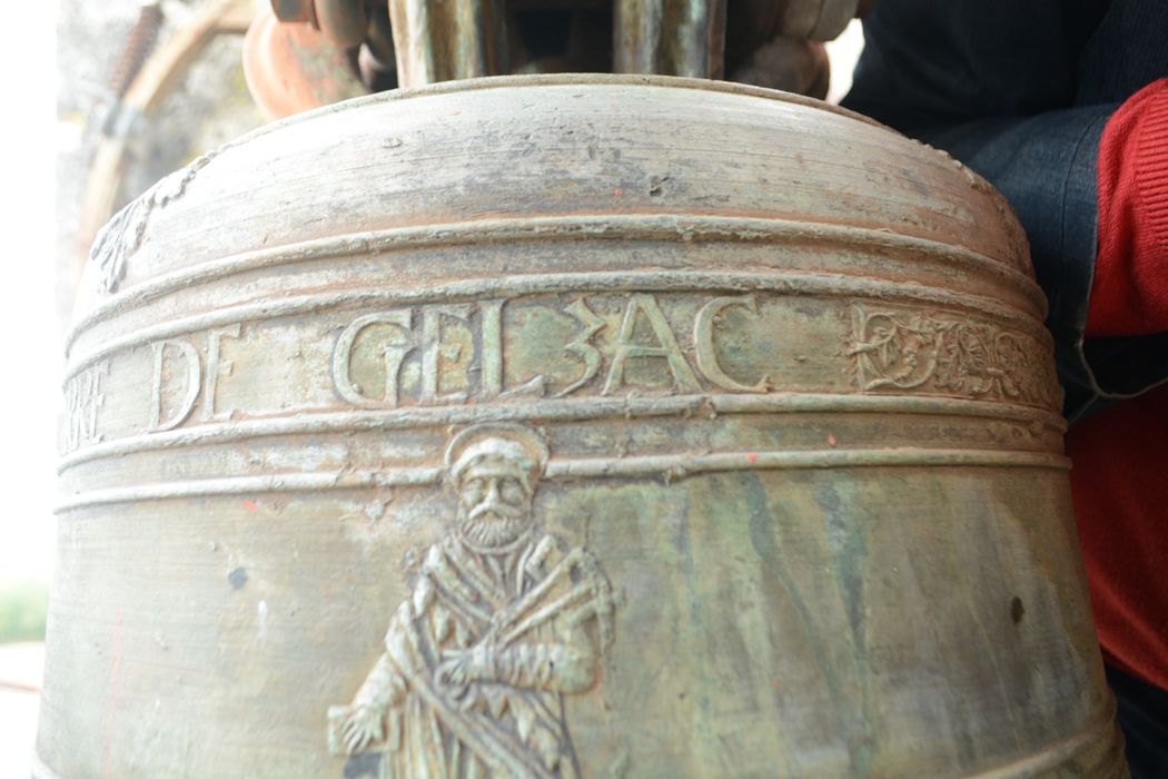 cloche, détail de l’inscription