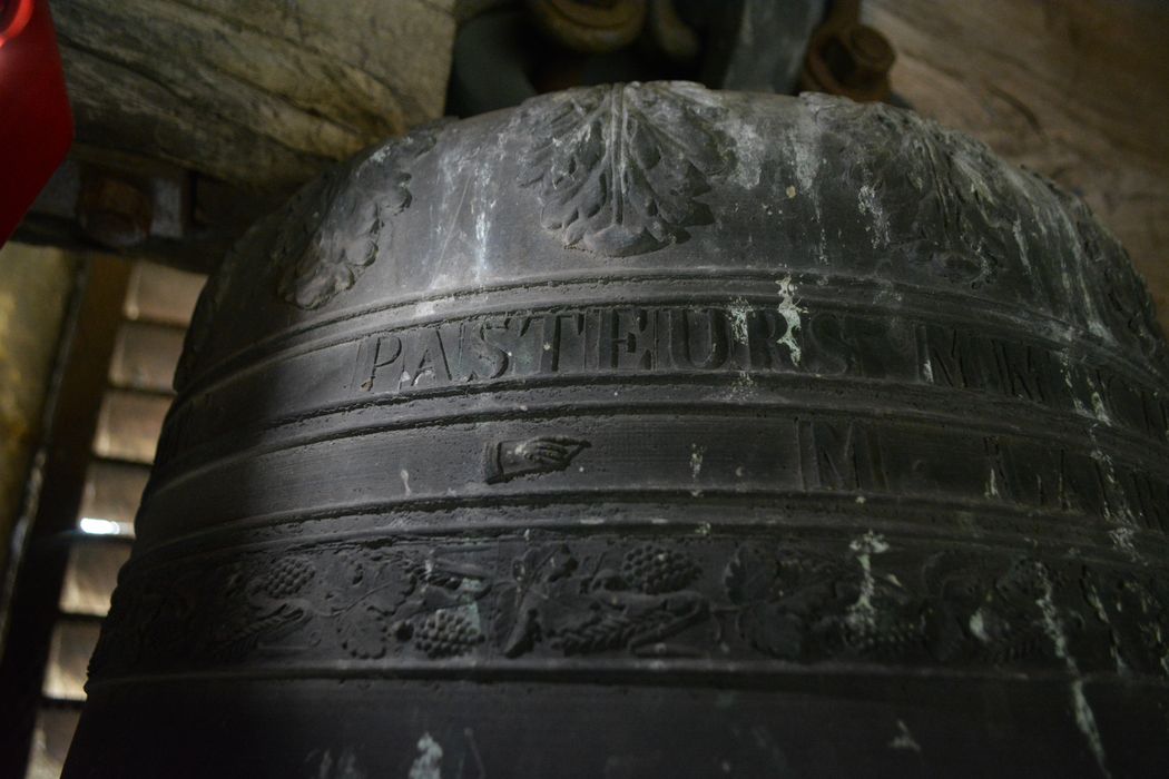 cloche, détail de l’inscription