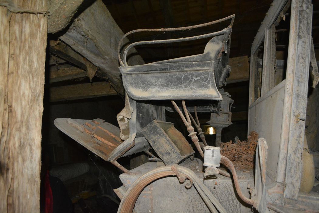 voiture hippomobile de type Brisca 1830, vue partielle