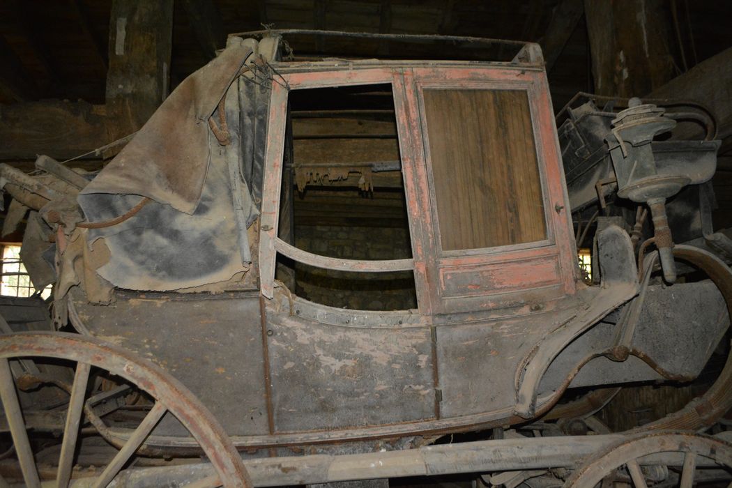 voiture hippomobile de type Brisca 1830, vue partielle