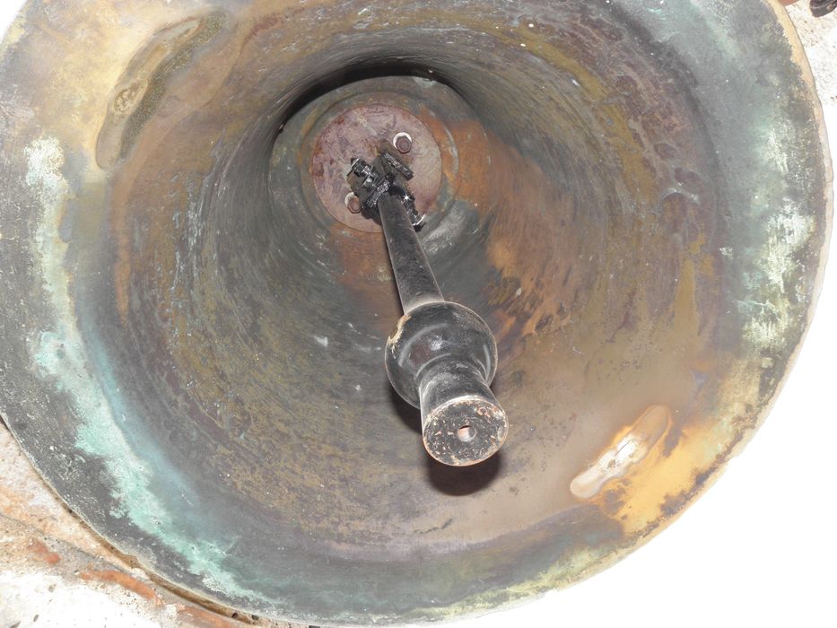 cloche, détail du battant