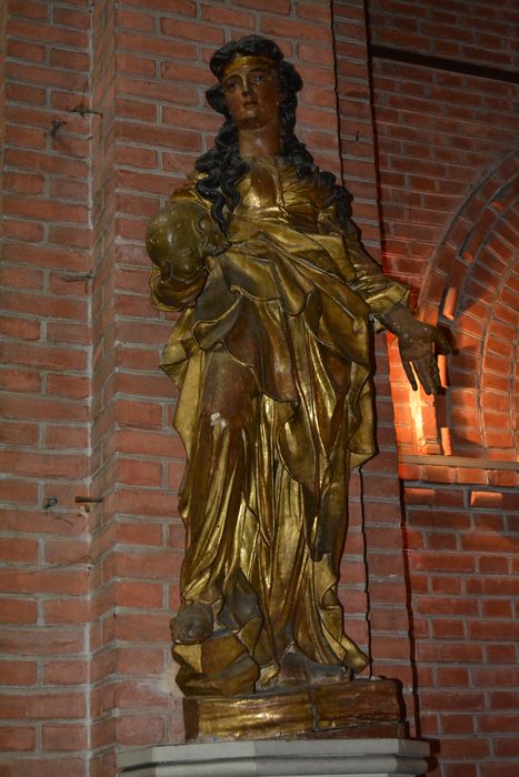 statue : sainte Marie-Madeleine