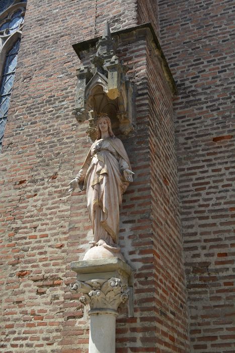 statue du chevet : Vierge de l’Immaculée Conception