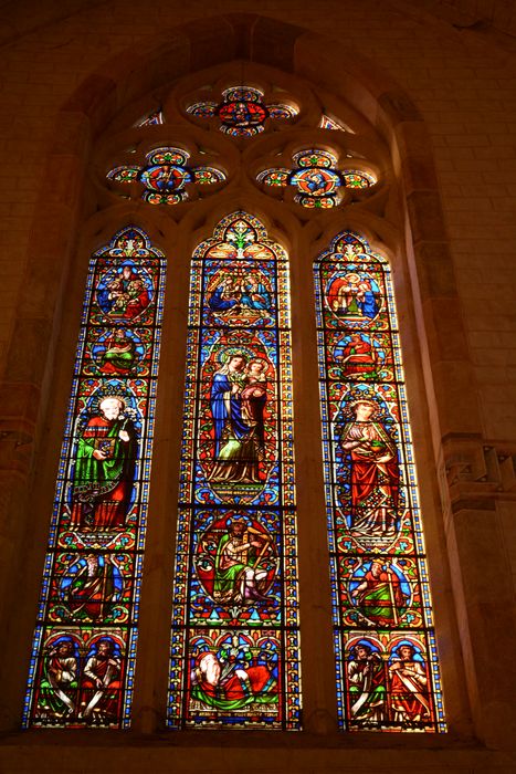 verrière : Vierge à l’Enfant entre saint Joseph et saint Jean-Baptiste