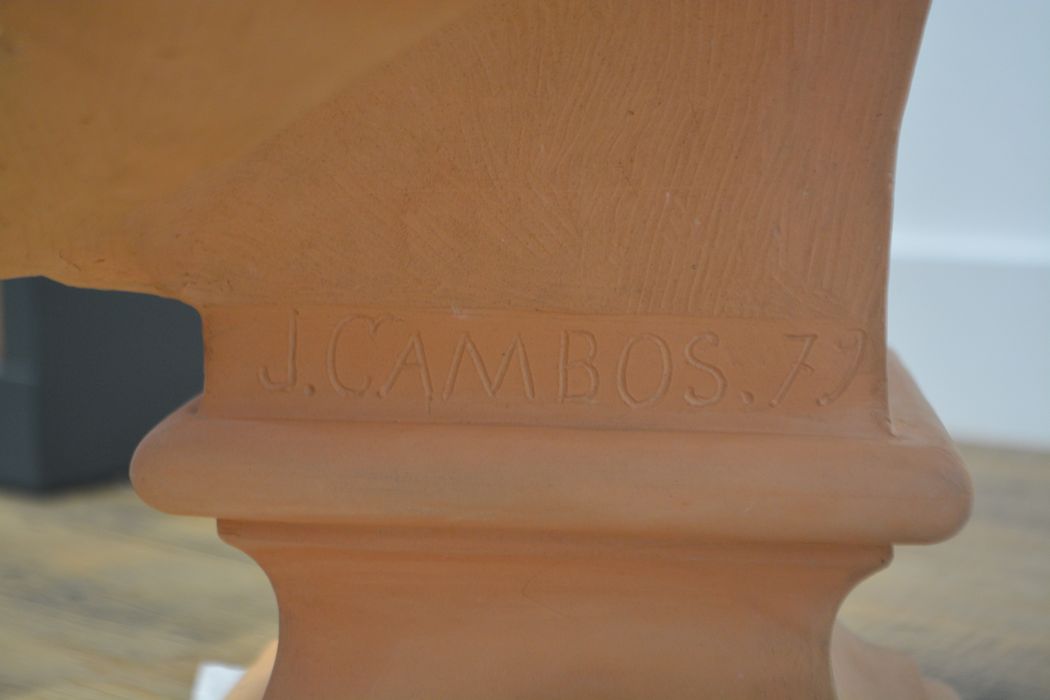 sculpture : portrait en buste de Gambetta, détail de l’inscription