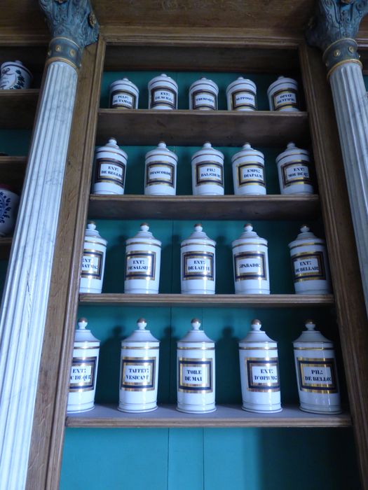 pots à pharmacie - © Ministère de la Culture (France), Conservation des antiquités et des objets d’art du Maine-et-Loire, tous droits réservés