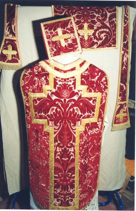 chasuble, bourse, voile de calice, manipule, étole