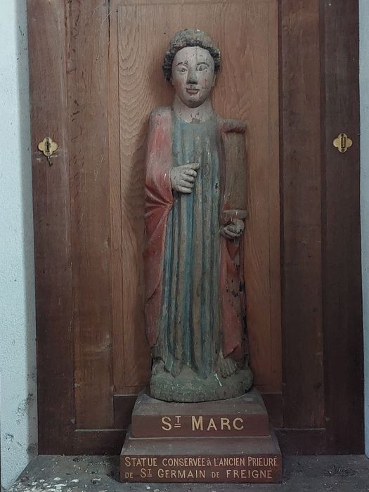 demi-relief : Saint Marc