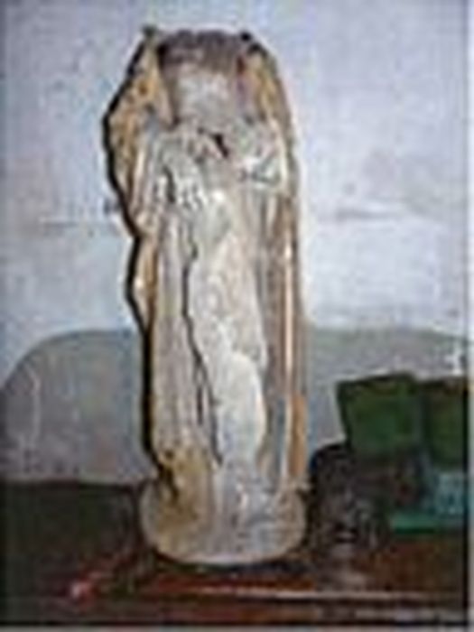 statue : Femme tenant un phylactère