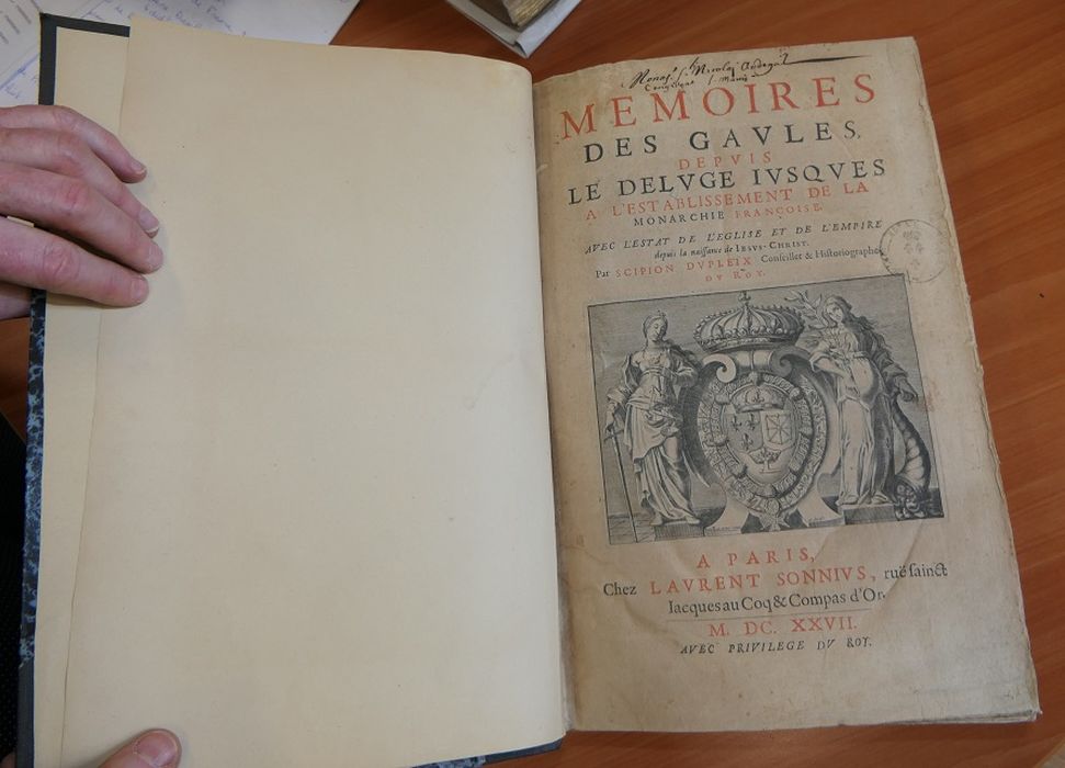 livre : Mémoires des Gaules depuis le déluge jusques à l'établissement de la monarchie française de Scipion Dupleix
