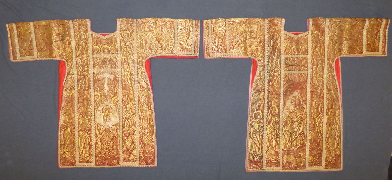 dalmatiques (ornement angélique tissé (doré) de Mgr Rumeau)