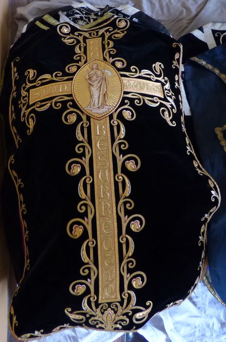 chasuble (ornement noir de Mgr Rumeau), détail