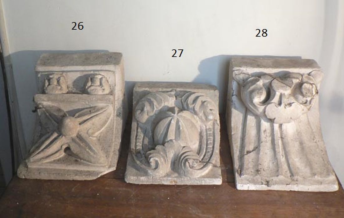 culot n°26 ; culot n°27 ; culot n°28