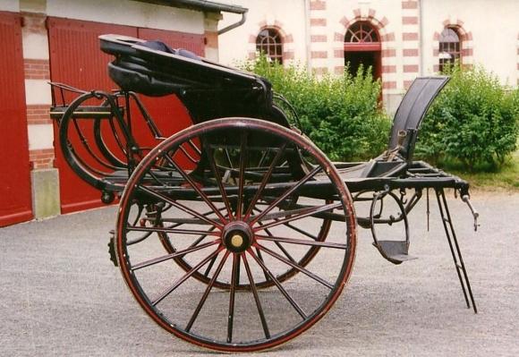 voiture hippomobile : carrick à pompe, vue générale - © Ministère de la Culture (France), Conservation des antiquités et des objets d’art de la Manche, tous droits réservés