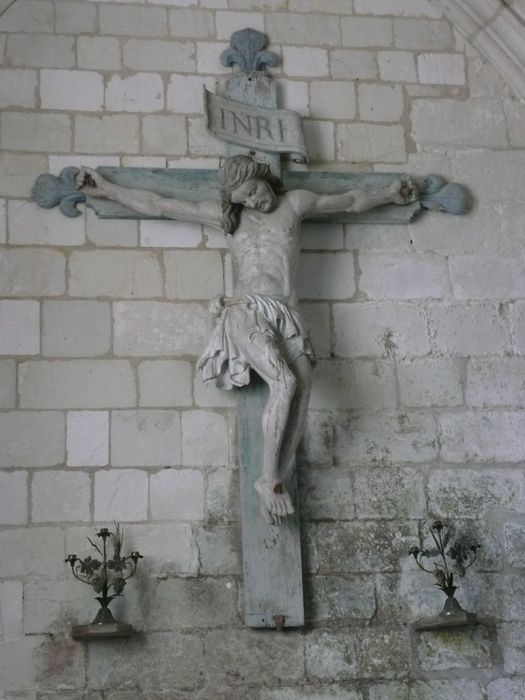 Statue : Christ en croix