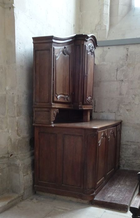 Armoire de sacristie