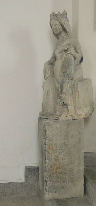 statue : Vierge à l'Enfant assise