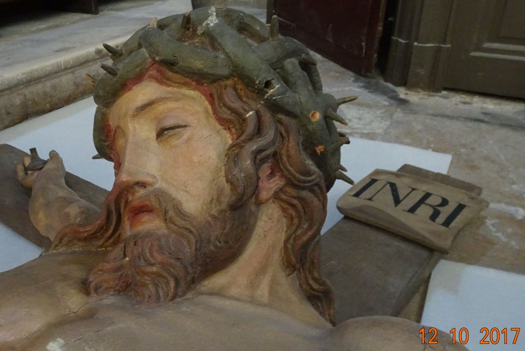 statue : Christ en croix, détail - © Ministère de la Culture (France), Conservation des antiquités et des objets d’art de la Marne - Tous droits réservés