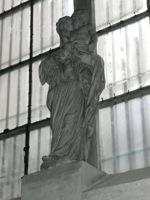 statue : Vierge à l'Enfant - © Ministère de la Culture (France), Conservation des antiquités et des objets d’art de la Marne - Tous droits réservés