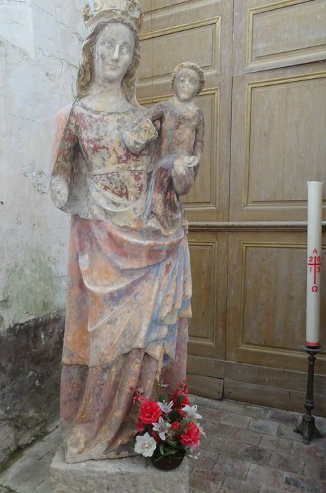 statue : Vierge à l'Enfant