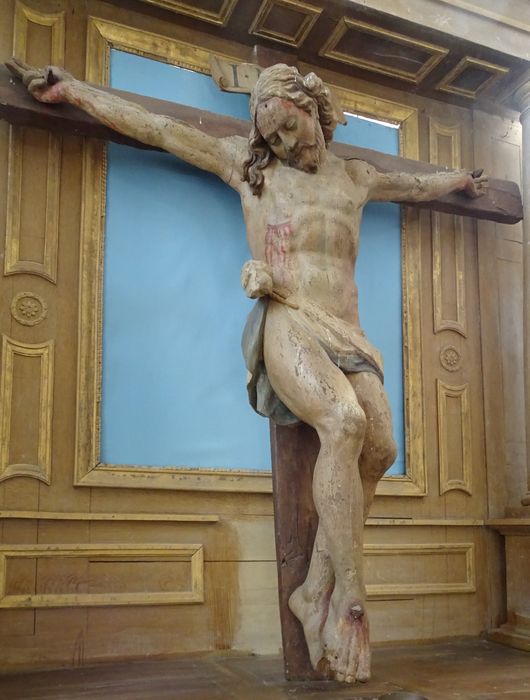 Statue : Christ en croix