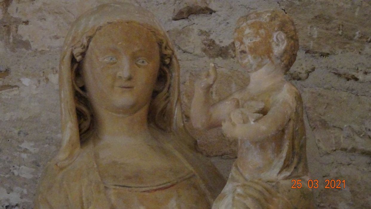 statue : Vierge à l'Enfant, vue partielle