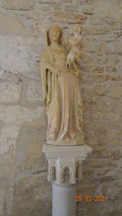 statue : Vierge à l'Enfant