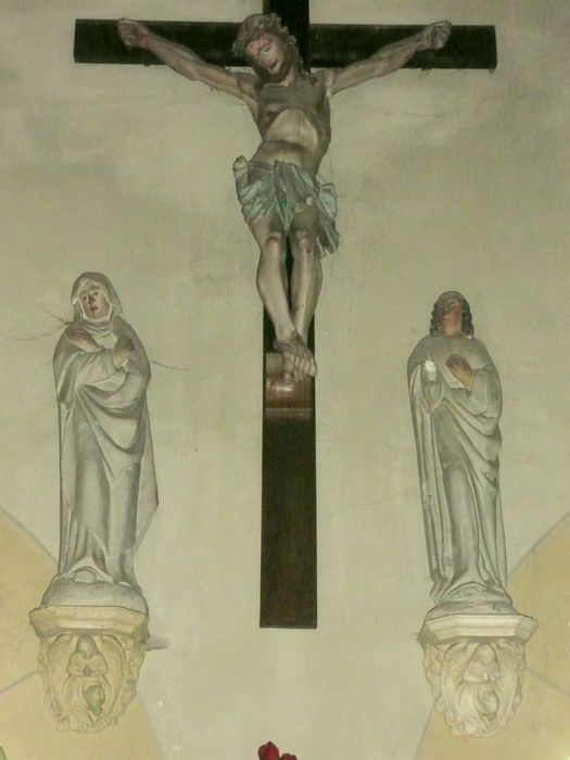 statues : Christ en croix, Vierge, saint Jean - © Ministère de la Culture (France), Conservation des antiquités et des objets d’art de la Marne - Tous droits réservés