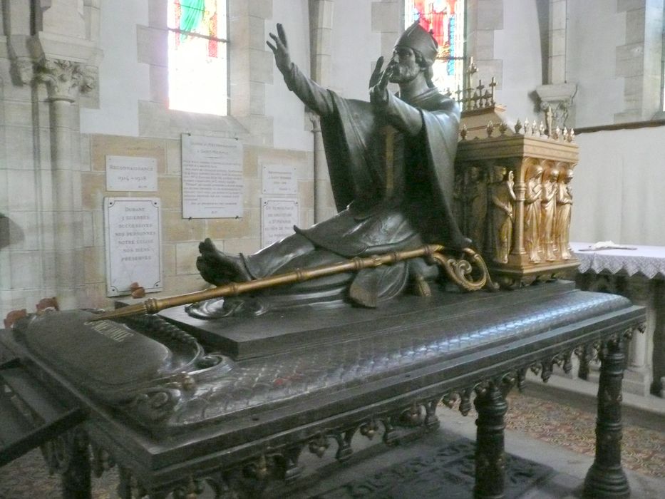 dalle funéraire de saint Memmie