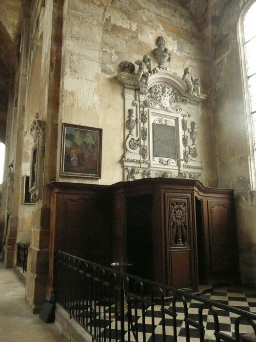 monument funéraire de Louis Bugnot, chanoine de Notre-Dame-de-Vitry