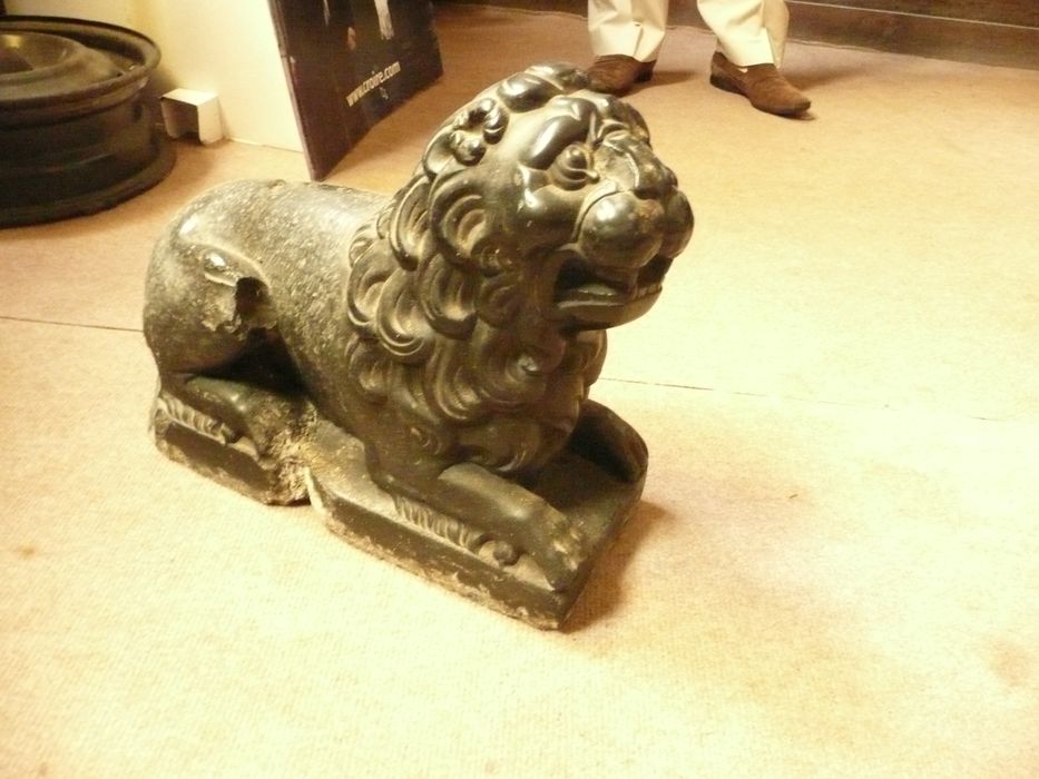 dalle funéraire de Jean de Mutigny, détail d’un support : Lion - © Ministère de la Culture (France), Conservation des antiquités et des objets d’art de la Marne - Tous droits réservés
