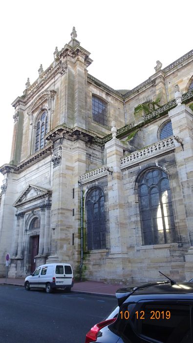 façade latérale nord, vue partielle