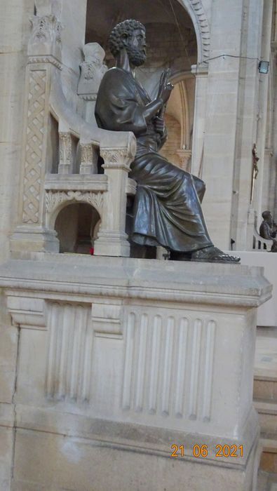 statue : Saint Pierre