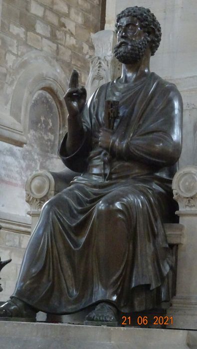 statue : Saint Pierre