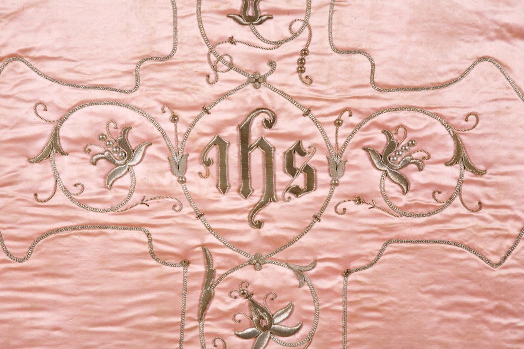 chasuble (ornement rose), détail