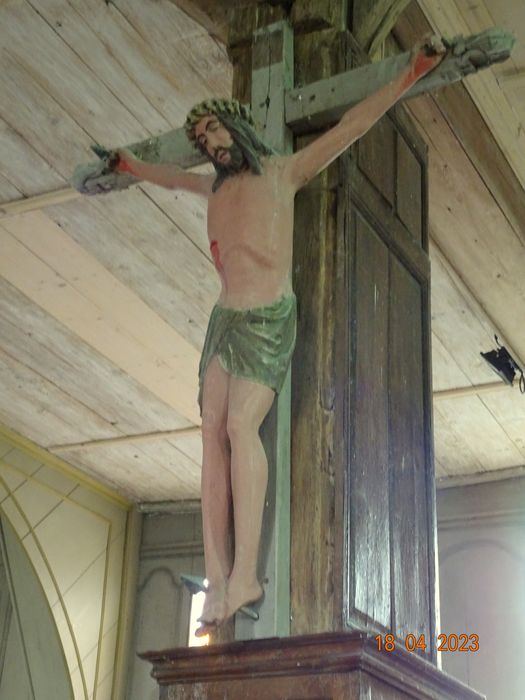 Statue : Christ en Croix