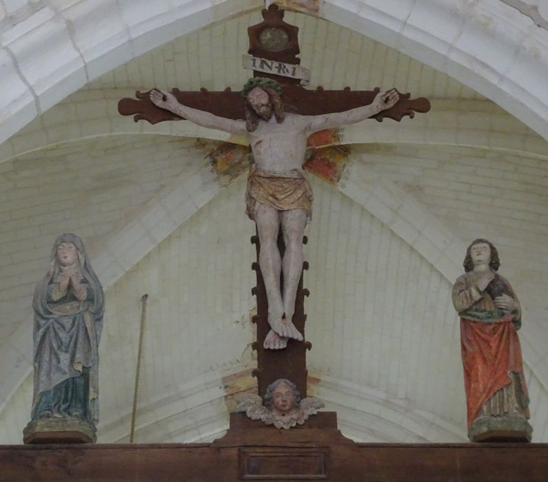 statues (calvaire) : Christ en croix entre la Vierge et saint Jean (Le)