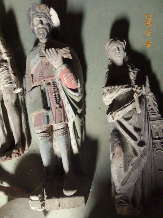 statue : Sainte Barbe, saint Nicolas (saint Loïc ?)