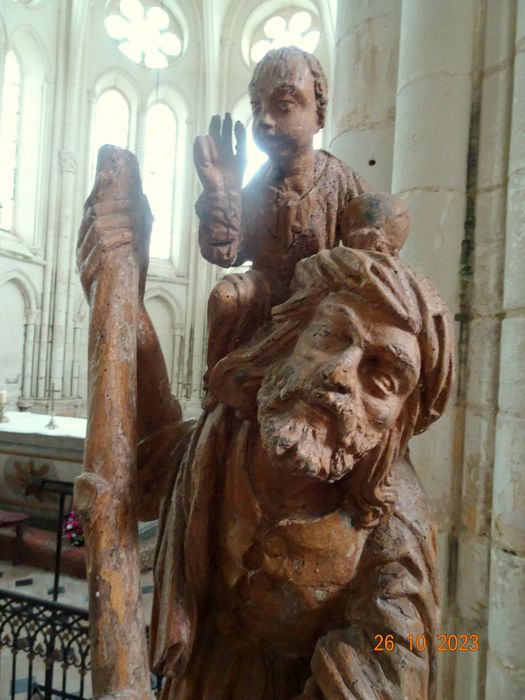 statue : Saint Christophe, vue partielle