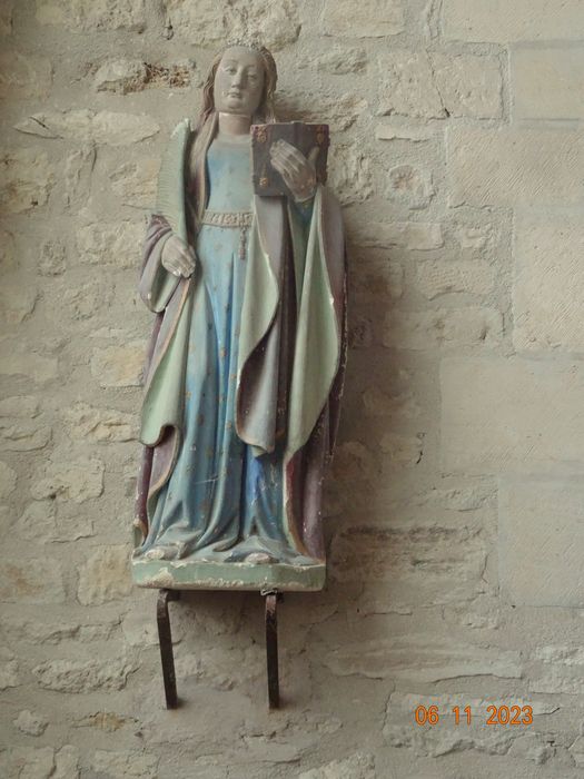 statue : Sainte Catherine