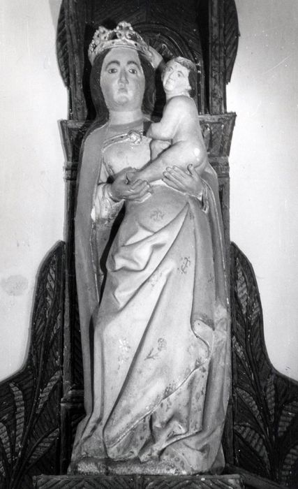 statue : Vierge à l'Enfant