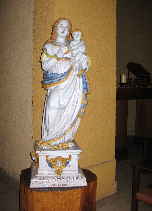 statue : Vierge à l'Enfant