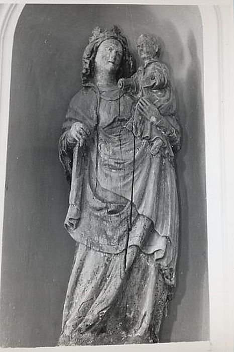 statue : Vierge à l'Enfant
