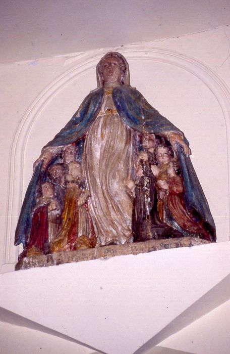 statue : Vierge de Miséricorde