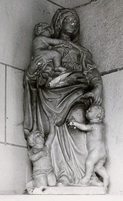 groupe sculpté : Allégorie de la Charité