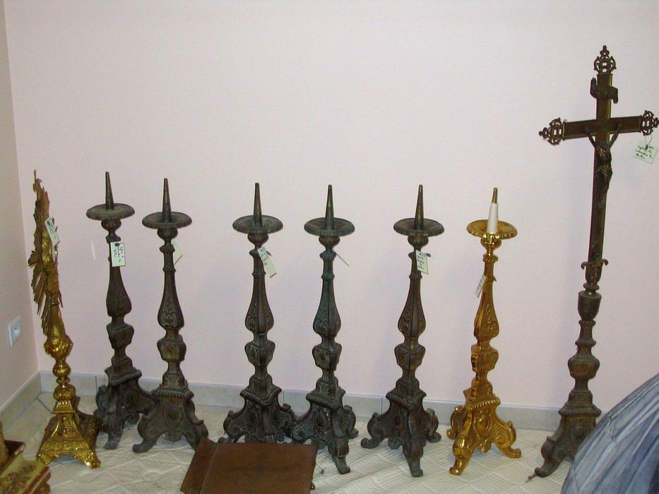 croix d'autel et chandeliers