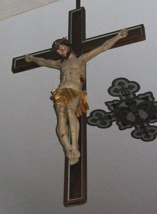 statue : Christ en croix