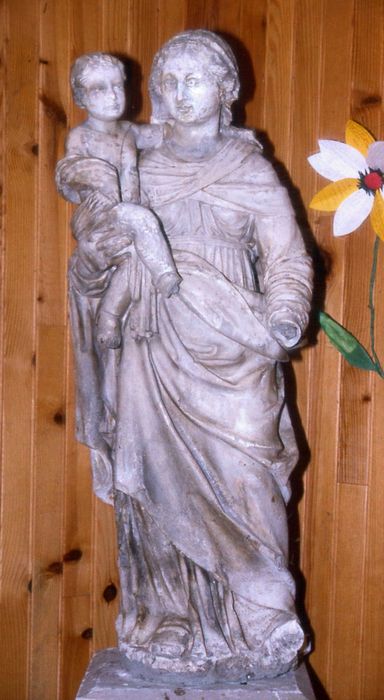 statue : Vierge à l'Enfant