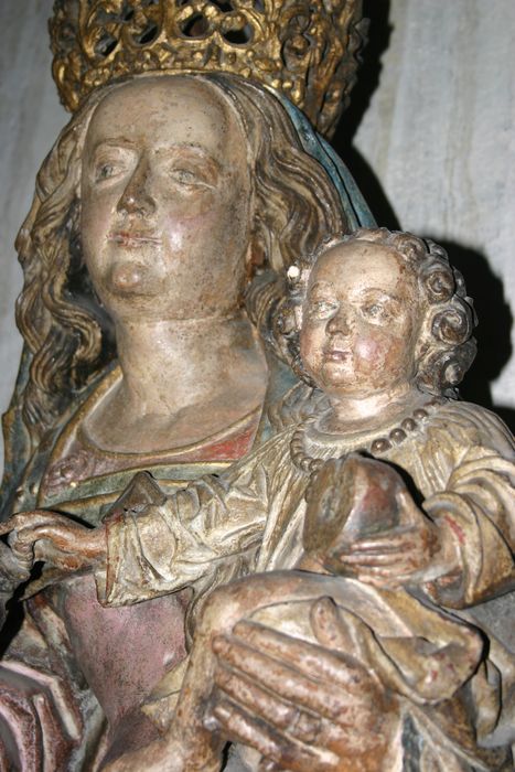 statue : Vierge à l'Enfant, vue partielle