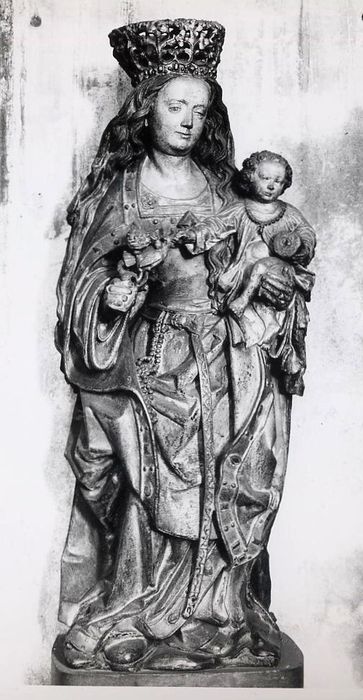 statue : Vierge à l'Enfant